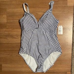 Women’s bathing suit